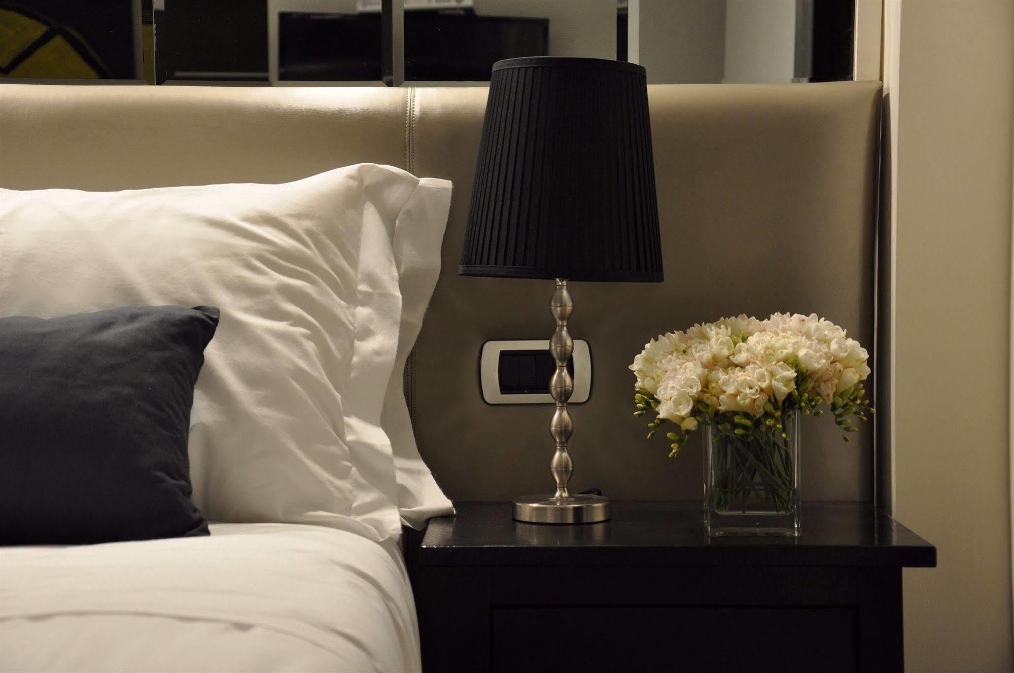 The Royals Experience Bed & Breakfast Napoli Ngoại thất bức ảnh