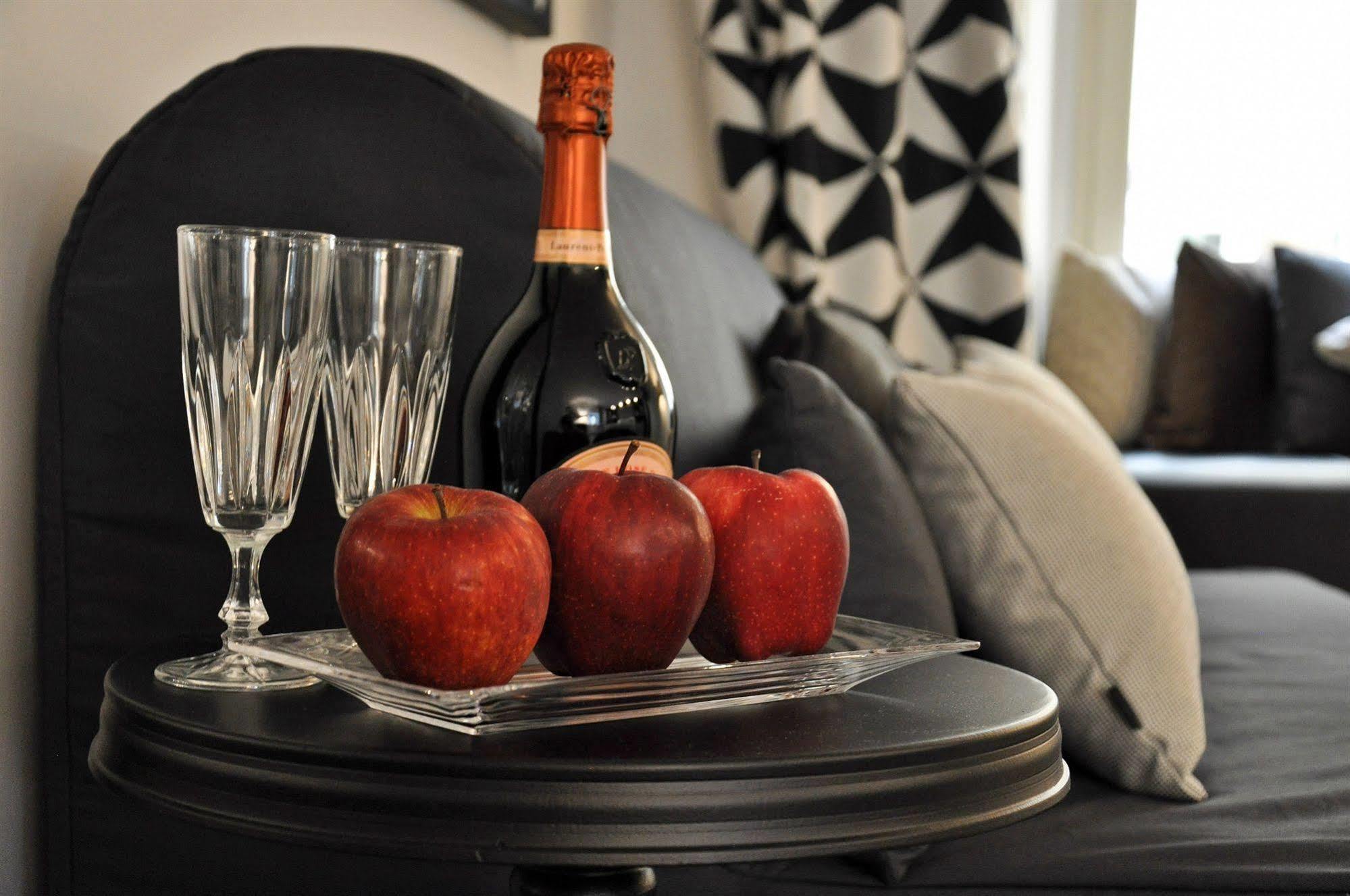 The Royals Experience Bed & Breakfast Napoli Ngoại thất bức ảnh