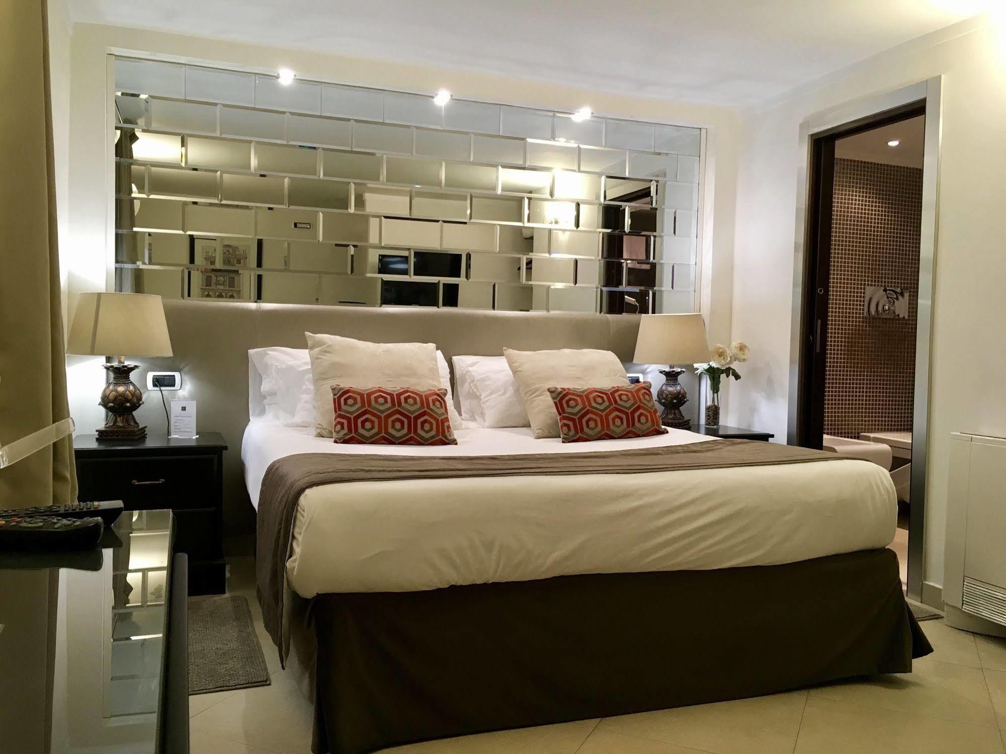The Royals Experience Bed & Breakfast Napoli Ngoại thất bức ảnh