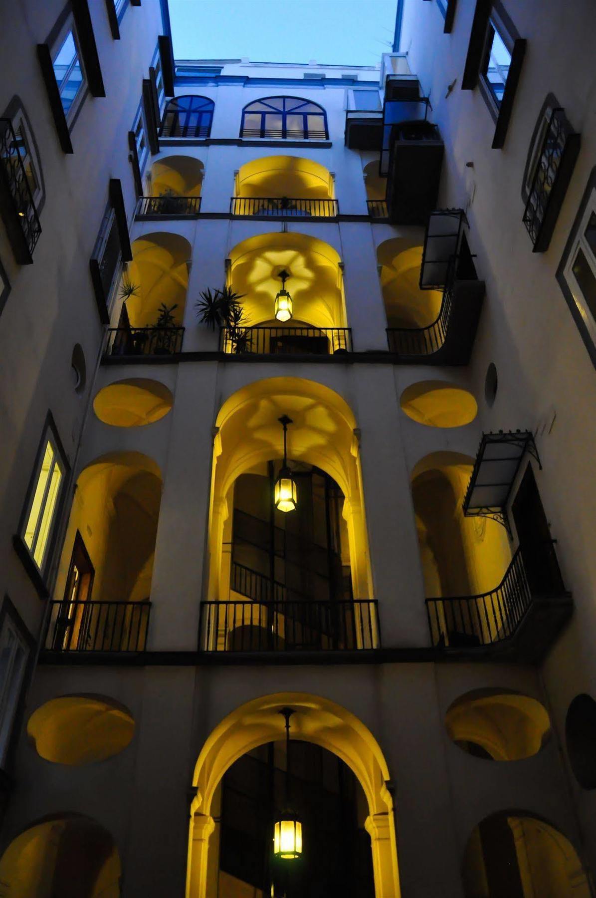 The Royals Experience Bed & Breakfast Napoli Ngoại thất bức ảnh